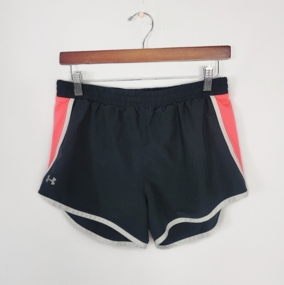 Women's Small Under Armour shorts - Picture 1 of 4